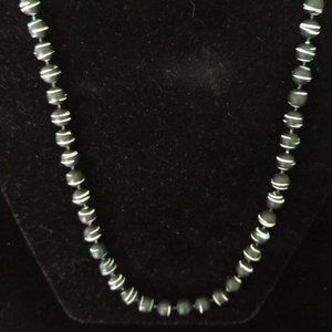 4 for $10 BLACK & WHITE LINES BEAD NECKLACE
